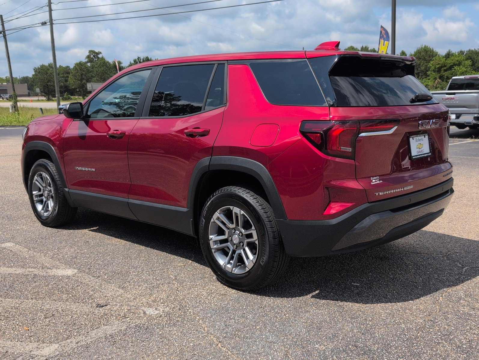 Used 2025 GMC Terrain Elevation image 3