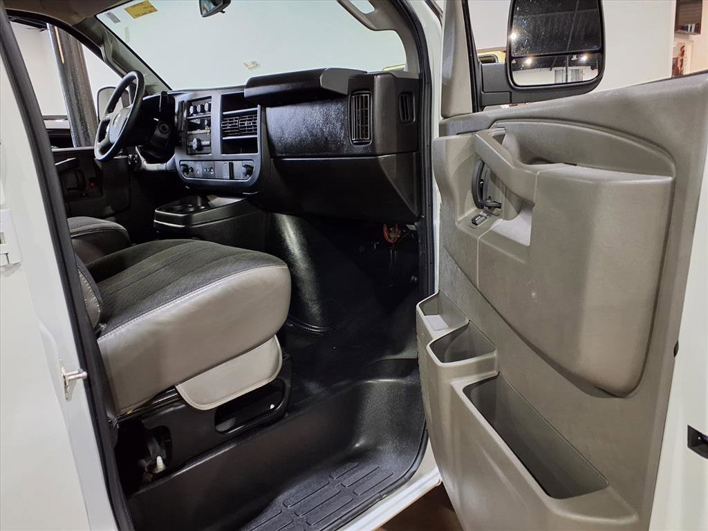 Used 2023 GMC Savana 2500 w/ Driver Convenience Package image 19