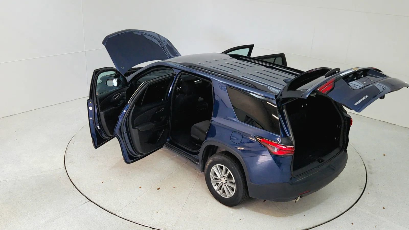 Used 2023 Chevrolet Traverse LT image 42