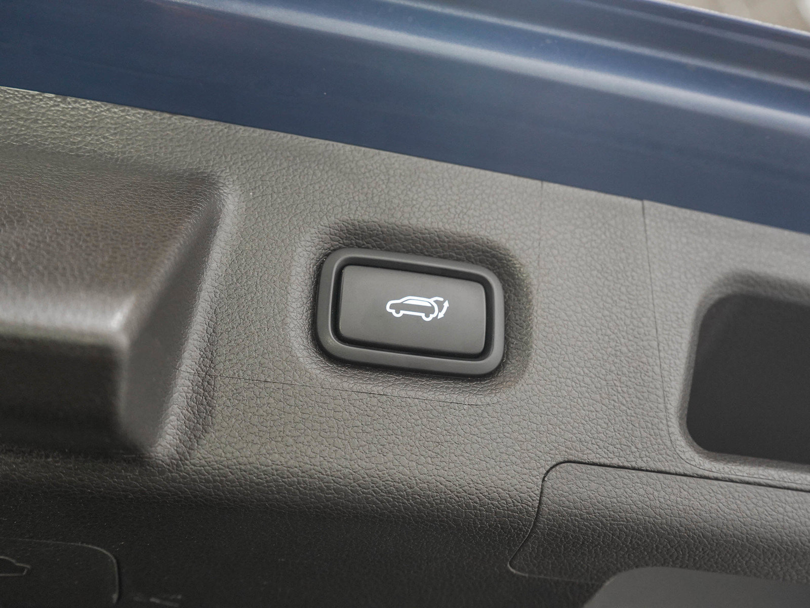 Used 2020 Hyundai Santa Fe Limited AWD/4WD image 11