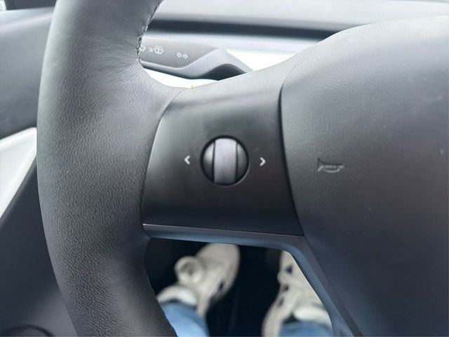 Used 2020 Tesla Model Y Long Range image 27