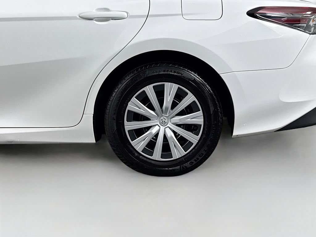 Certified 2021 Toyota Camry LE image 23
