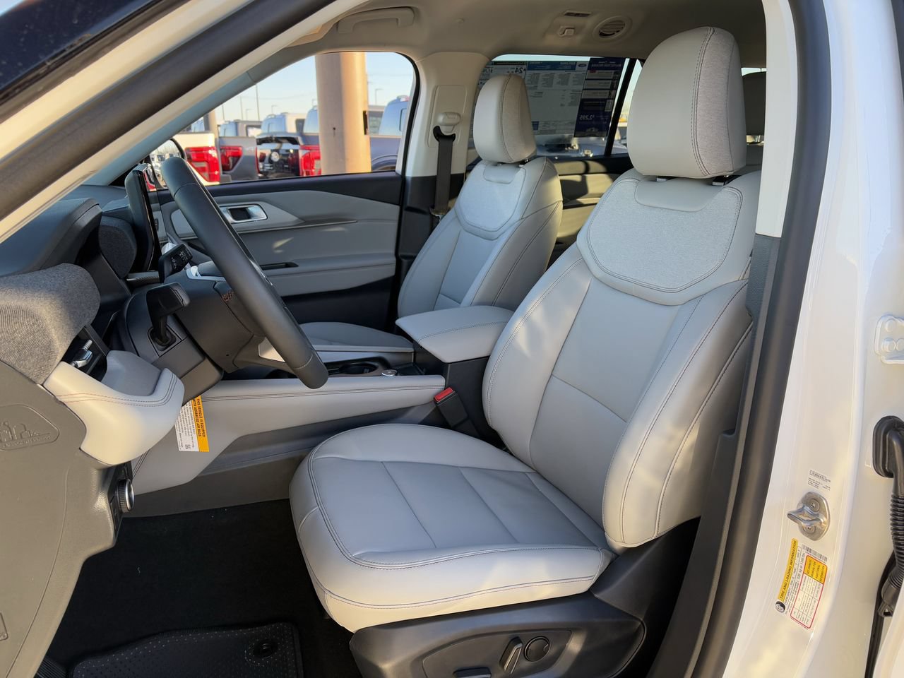 New 2026 Ford Explorer Active w/ Active Comfort Package RWD image 23