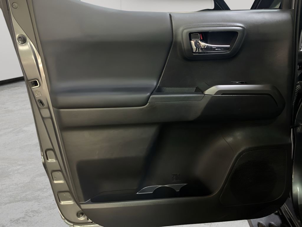 Used 2023 Toyota Tacoma TRD Off-Road image 27