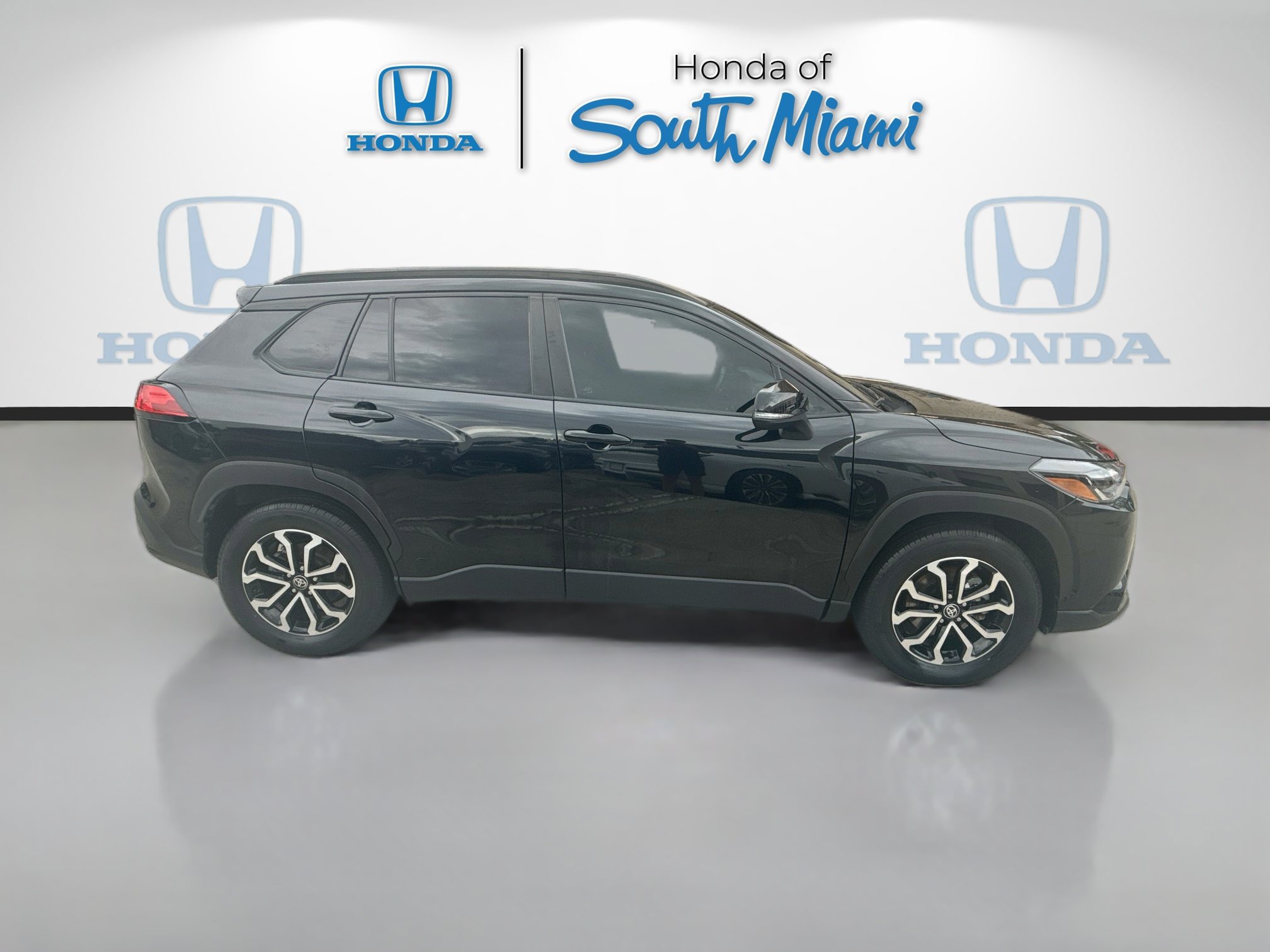Used 2023 Toyota Corolla Cross AWD Hybrid image 8