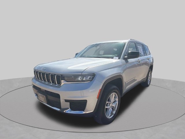 Used 2025 Jeep Grand Cherokee L Laredo AWD/4WD image 8