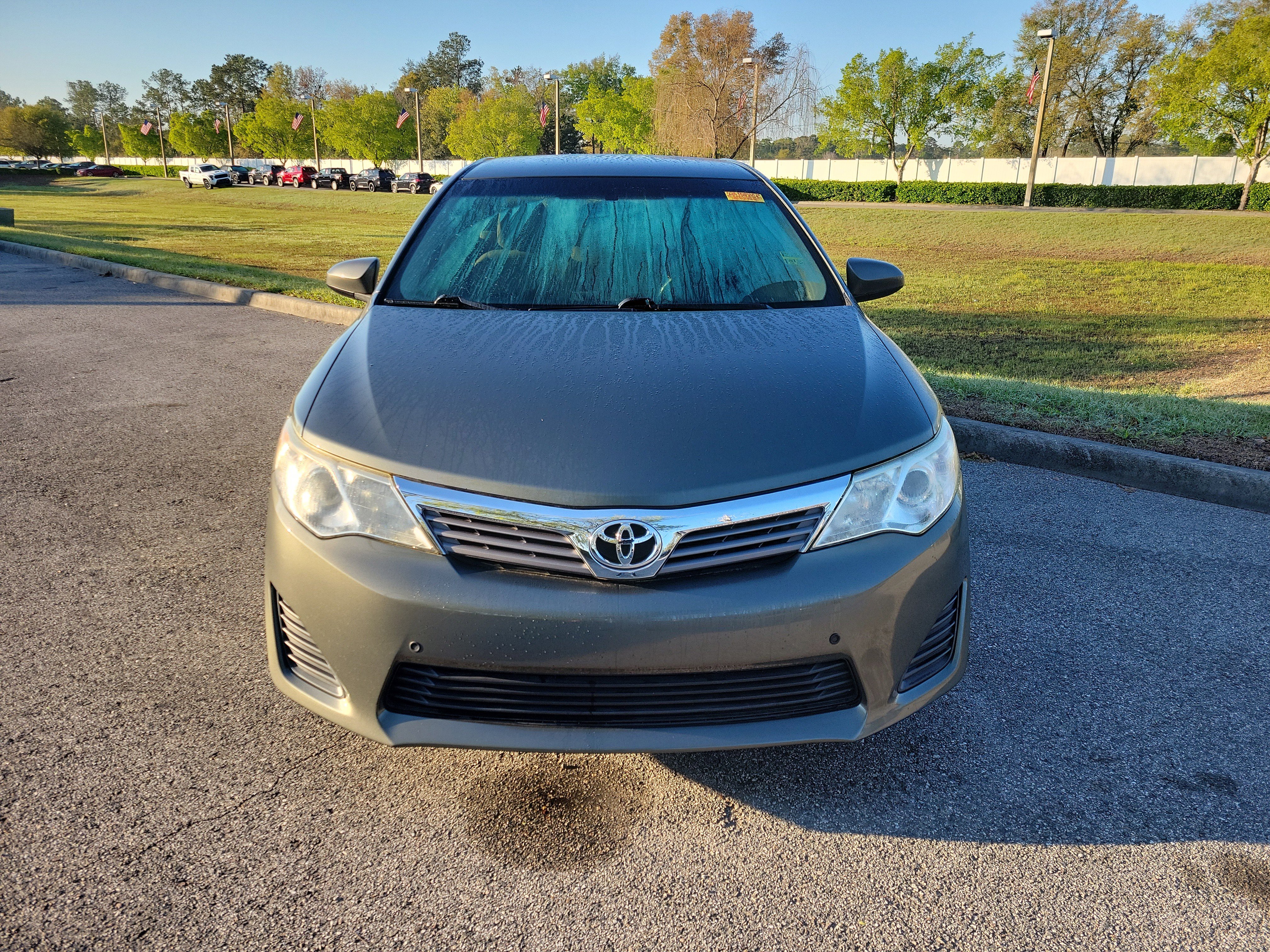 Used 2013 Toyota Camry L image 2