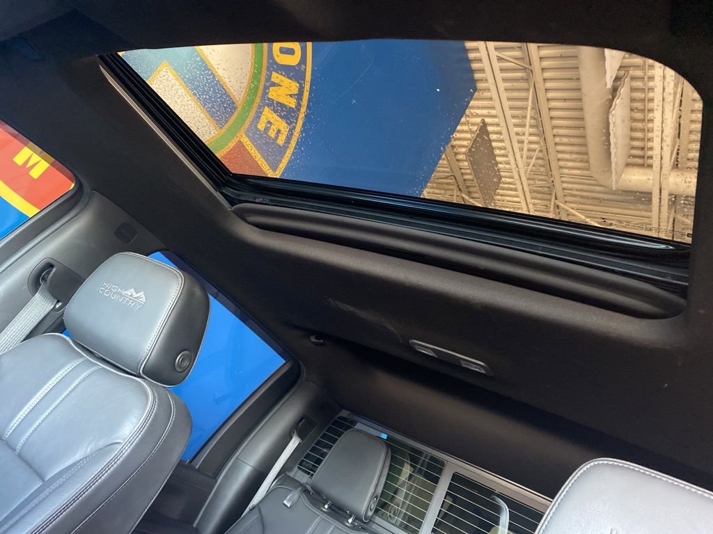 Used 2021 Chevrolet Silverado 3500 High Country w/ Technology Package image 16