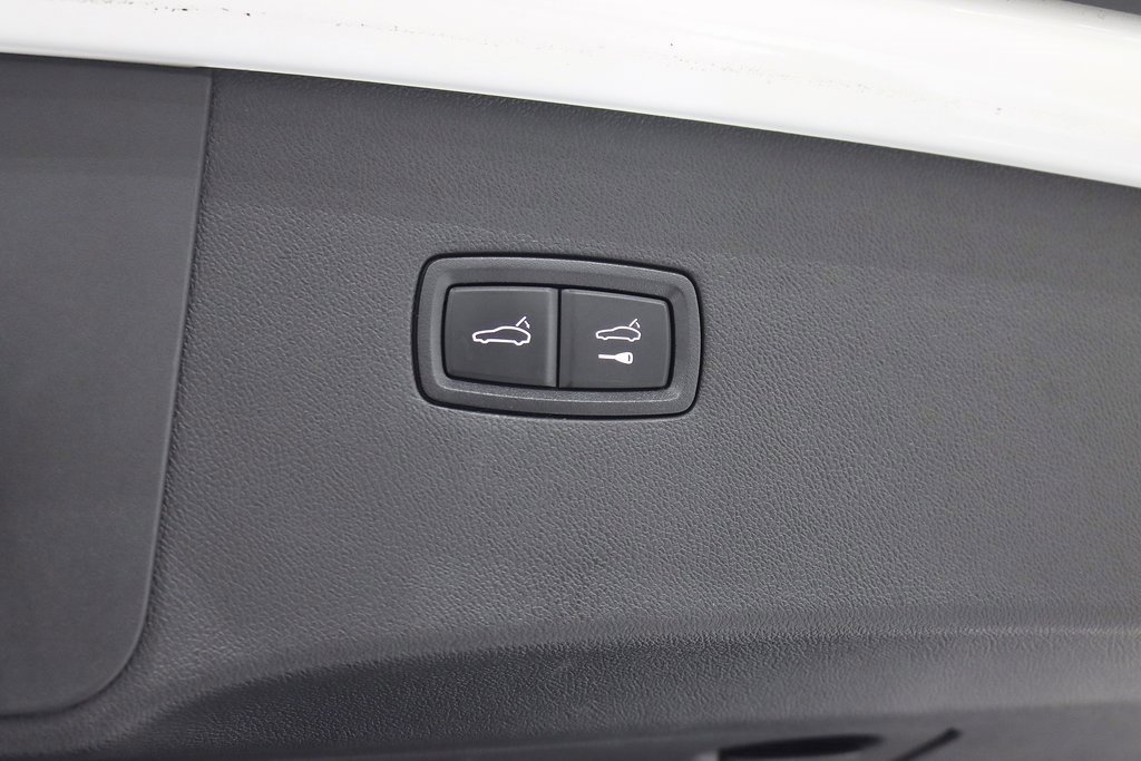 Used 2023 Porsche Cayenne Platinum Edition image 39