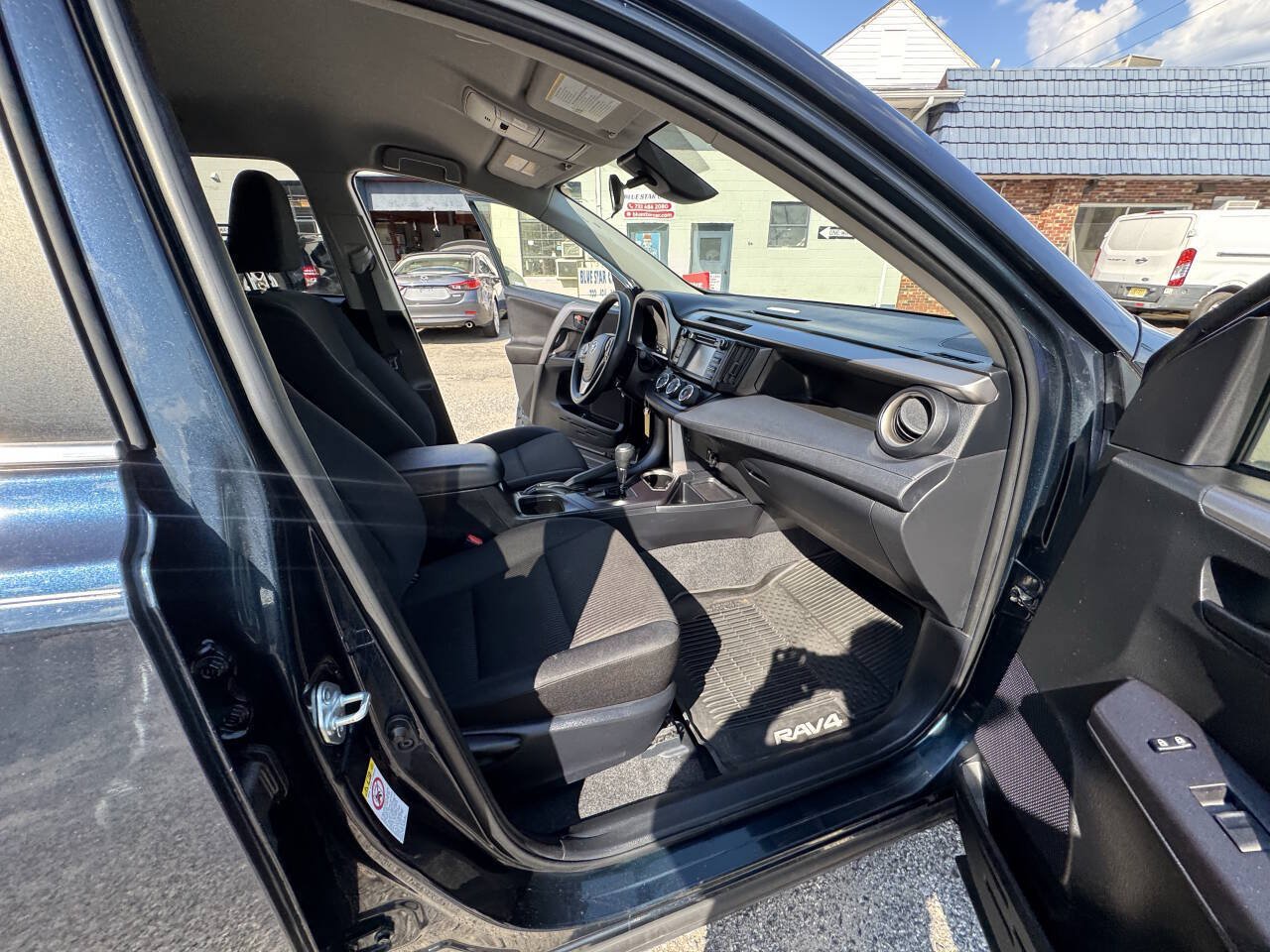 Used 2018 Toyota RAV4 LE w/ All Weather Liner Package AWD/4WD image 38