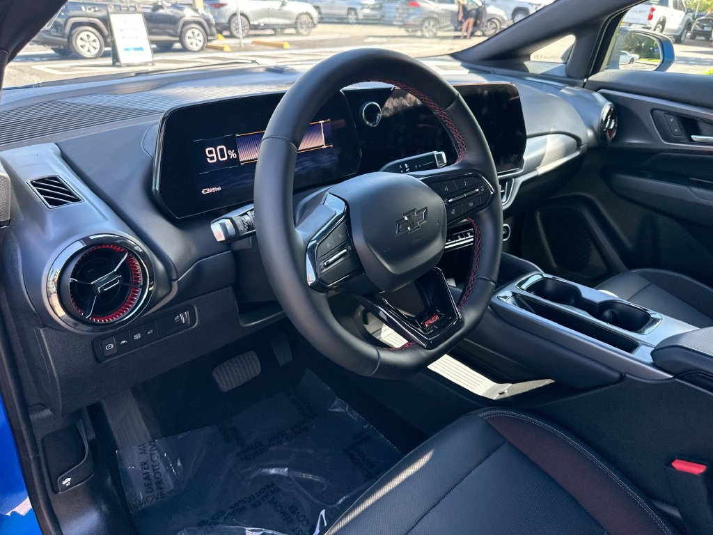 Certified 2025 Chevrolet Equinox EV RS FWD image 9