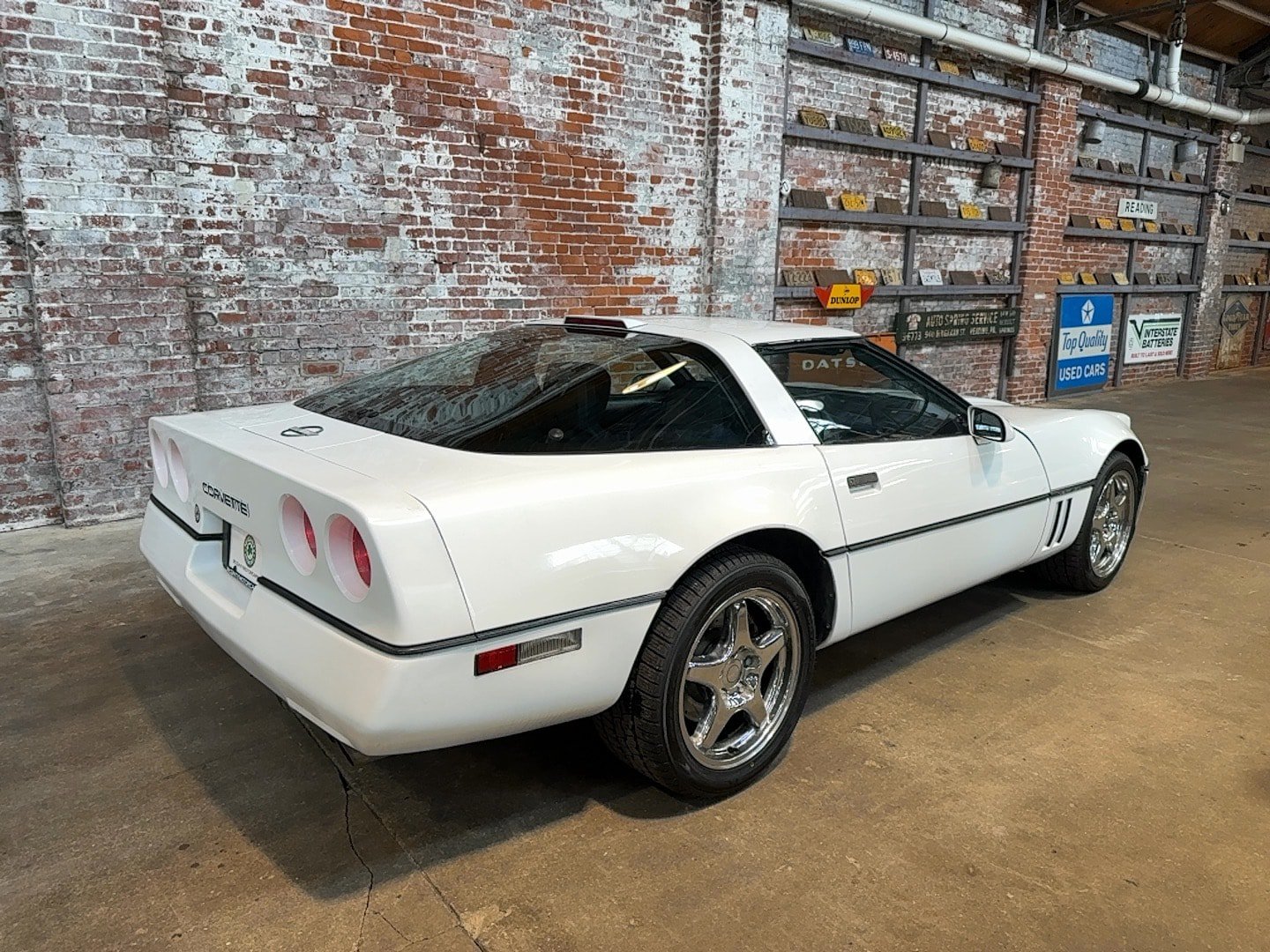 Used 1990 Chevrolet Corvette Coupe RWD image 3