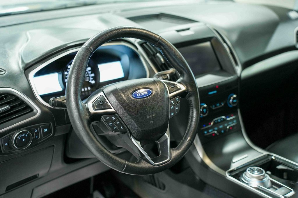 Used 2020 Ford Edge SEL w/ Cold Weather Package image 25