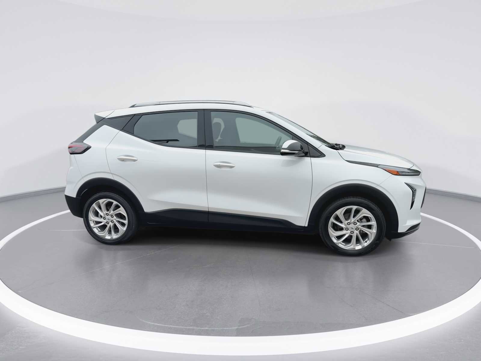 Used 2023 Chevrolet Bolt EUV LT w/ Driver Confidence Package FWD image 9