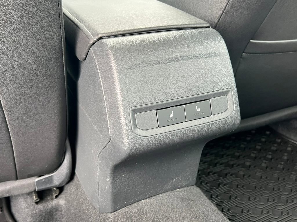 Used 2025 Volkswagen Jetta SEL image 35