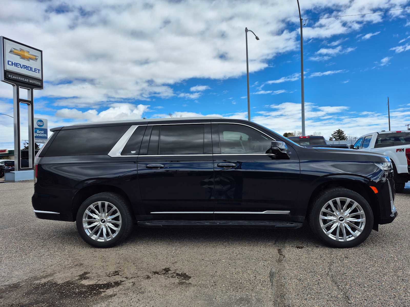 Used 2021 Cadillac Escalade ESV Premium Luxury w/ Driver Assist Tech Package image 2