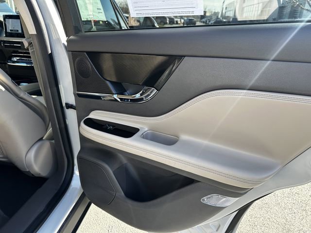 Certified 2024 Lincoln Corsair AWD w/ Equipment Group 101A image 40