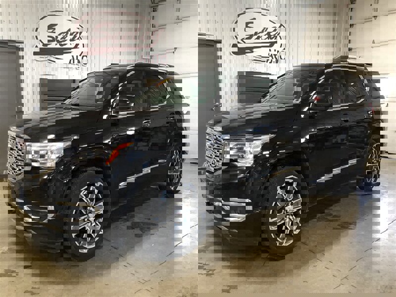 Used 2017 GMC Acadia Denali w/ Technology Package image 1