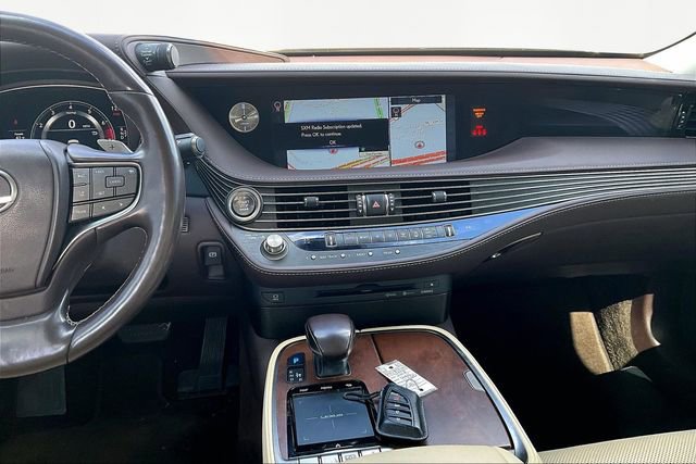 Used 2018 Lexus LS 500 w/ Accessory Package (Z2) image 6