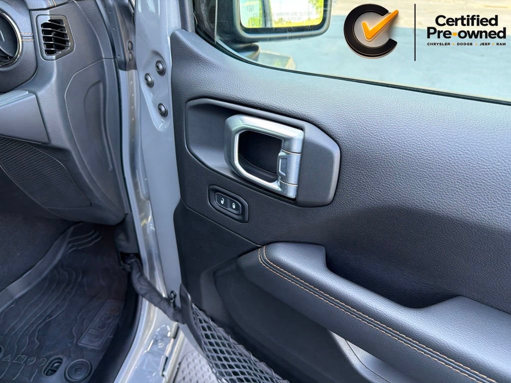 Certified 2022 Jeep Gladiator Overland AWD/4WD image 33