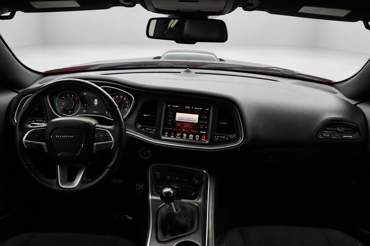 Used 2015 Dodge Challenger R/T Scat Pack RWD image 17
