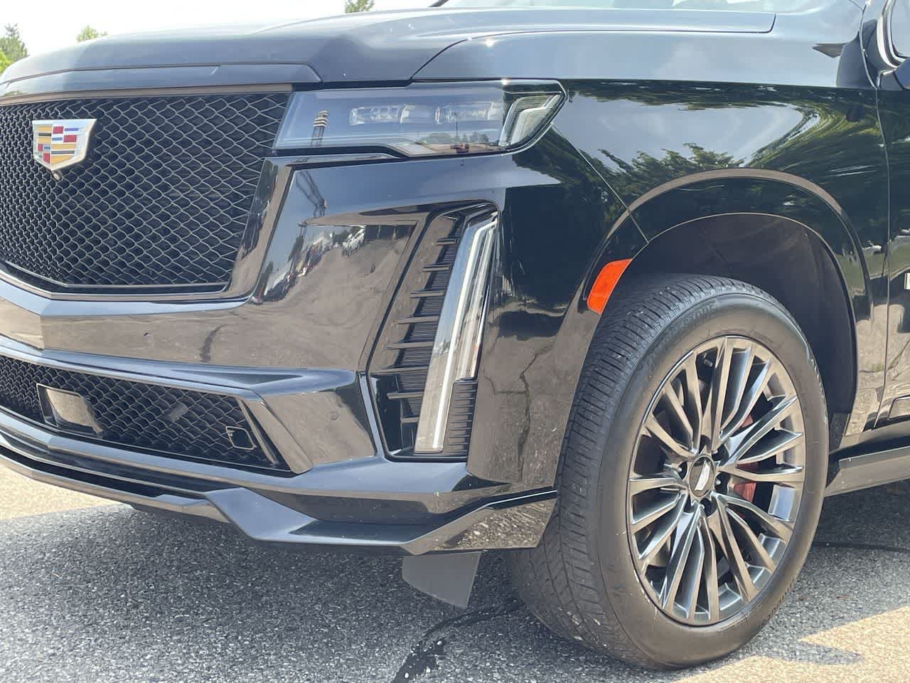 Used 2023 Cadillac Escalade V AWD/4WD image 42