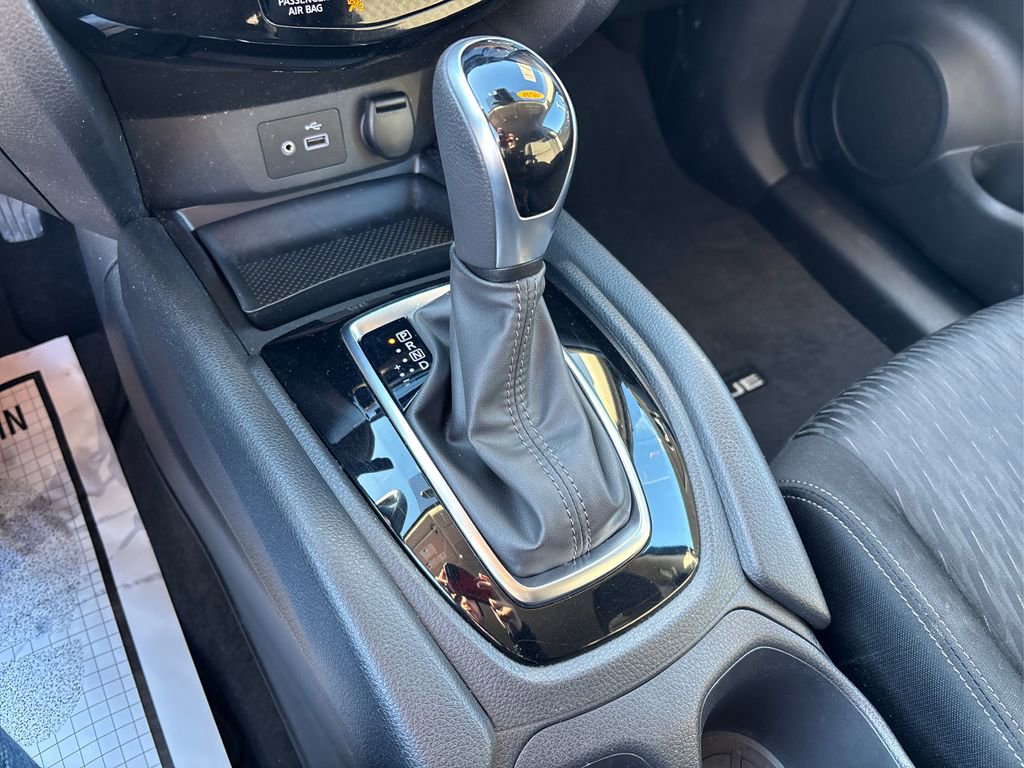 Used 2020 Nissan Rogue SV image 35