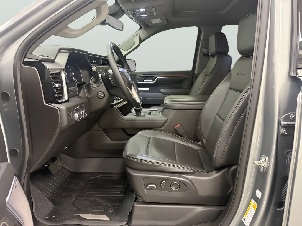 Used 2025 GMC Sierra 1500 Denali AWD/4WD image 11
