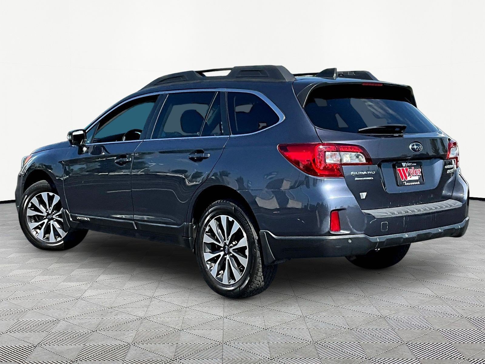 Used 2017 Subaru Outback 2.5i Limited AWD/4WD image 4