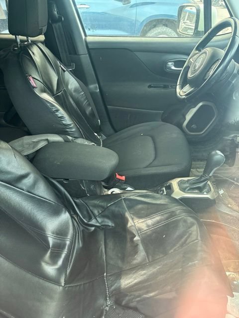 Used 2017 Jeep Renegade Latitude AWD/4WD image 9