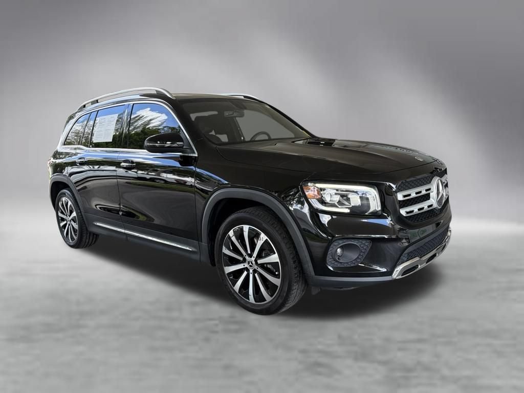 Used 2022 Mercedes-Benz GLB 250 image 2