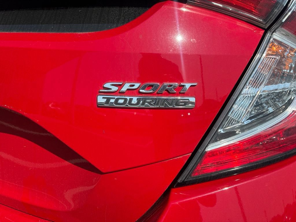 Used 2019 Honda Civic Sport Touring image 4