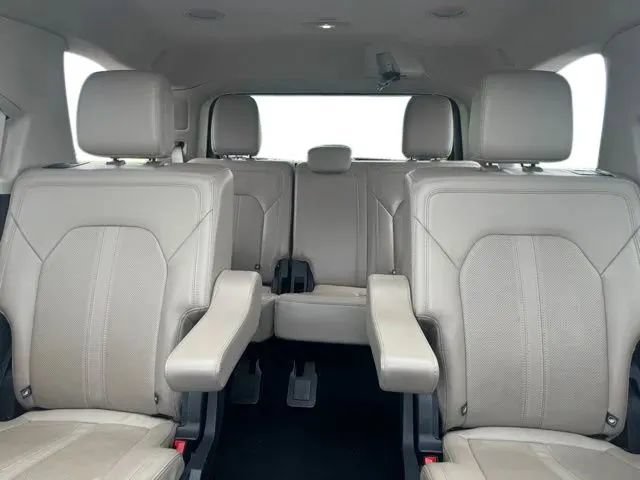 Used 2024 Ford Expedition Limited AWD/4WD image 18
