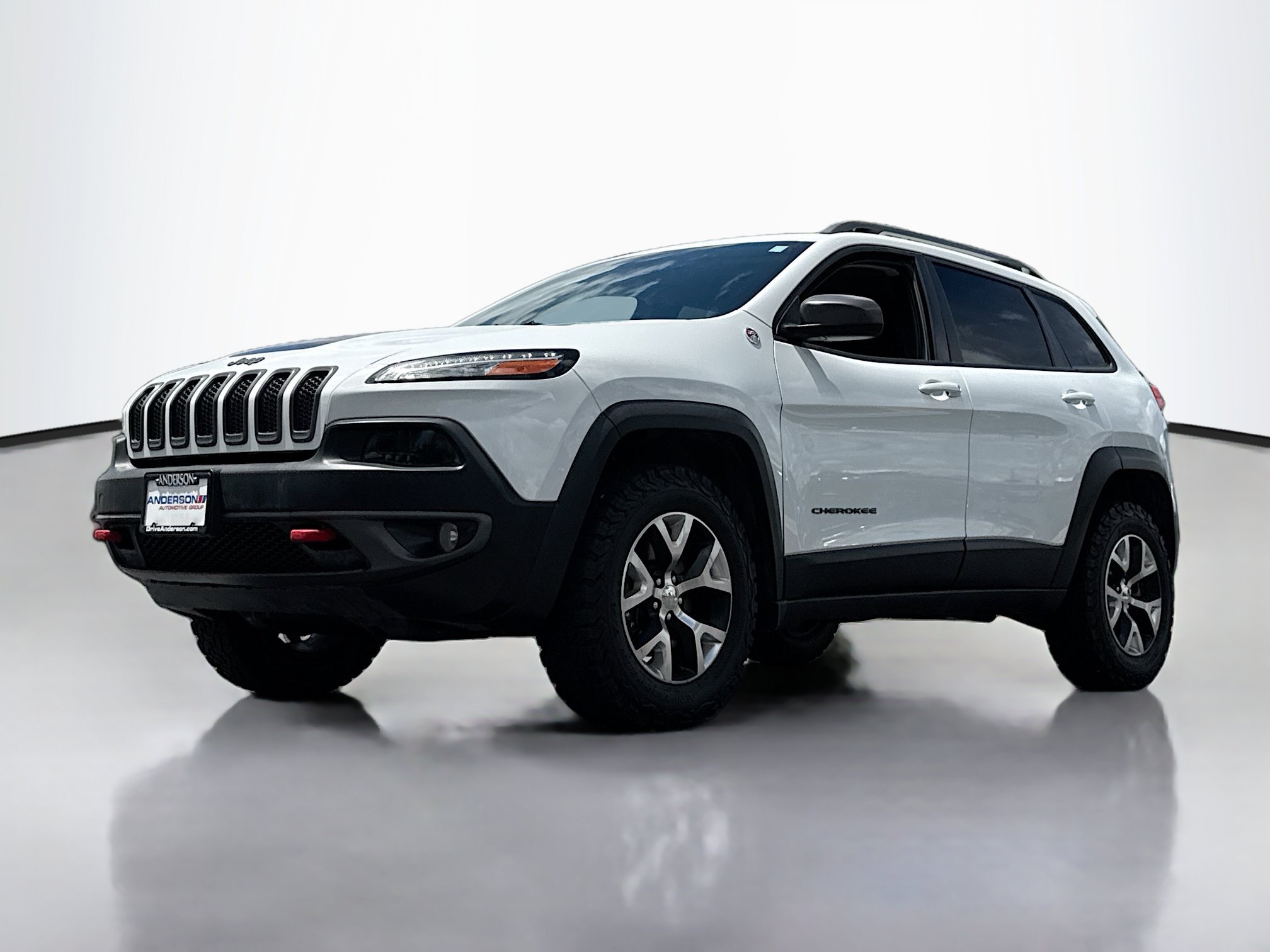 Used 2017 Jeep Cherokee Trailhawk AWD/4WD image 13