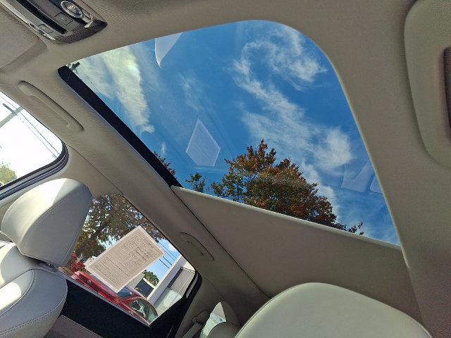 Used 2025 Kia Sorento S w/ Panoramic Sunroof Package FWD image 14