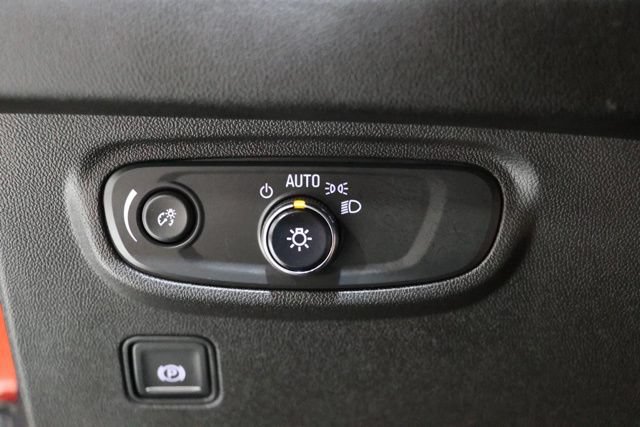 Used 2023 GMC Terrain SLE w/ Driver Convenience Package FWD image 18