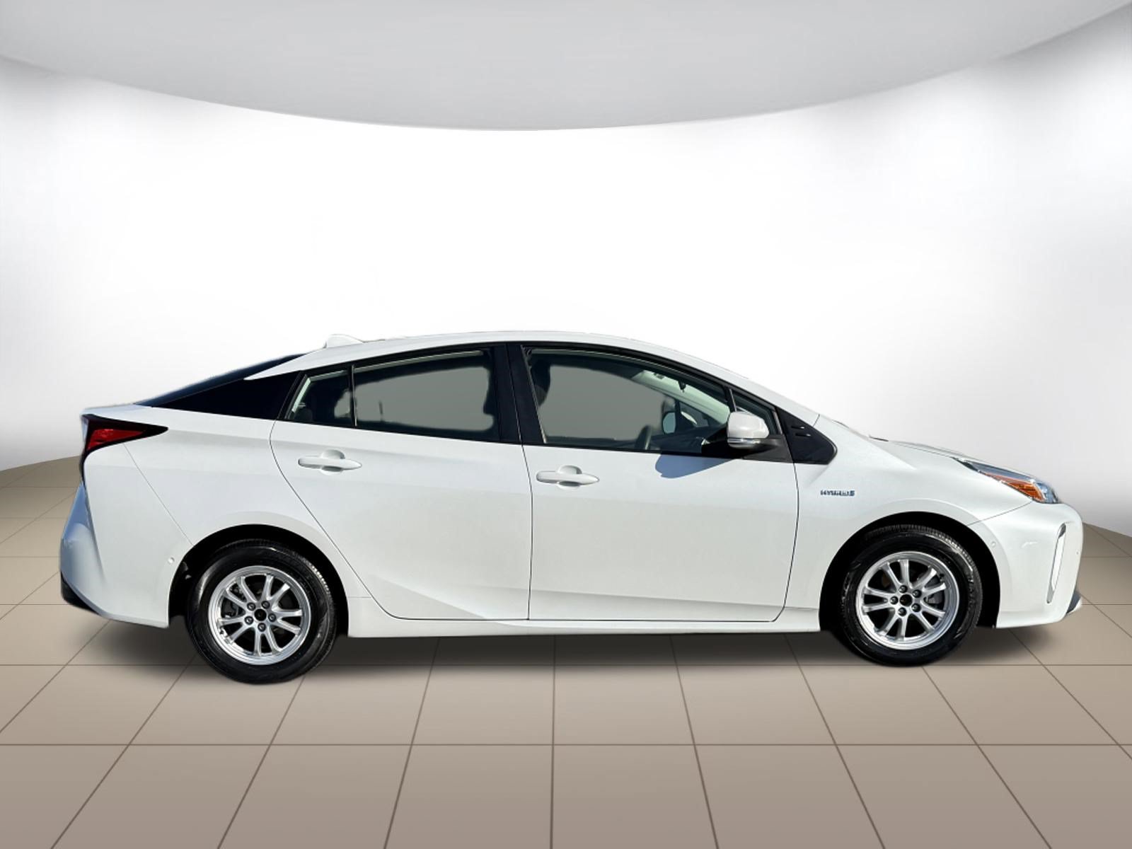 Used 2022 Toyota Prius LE AWD/4WD image 8