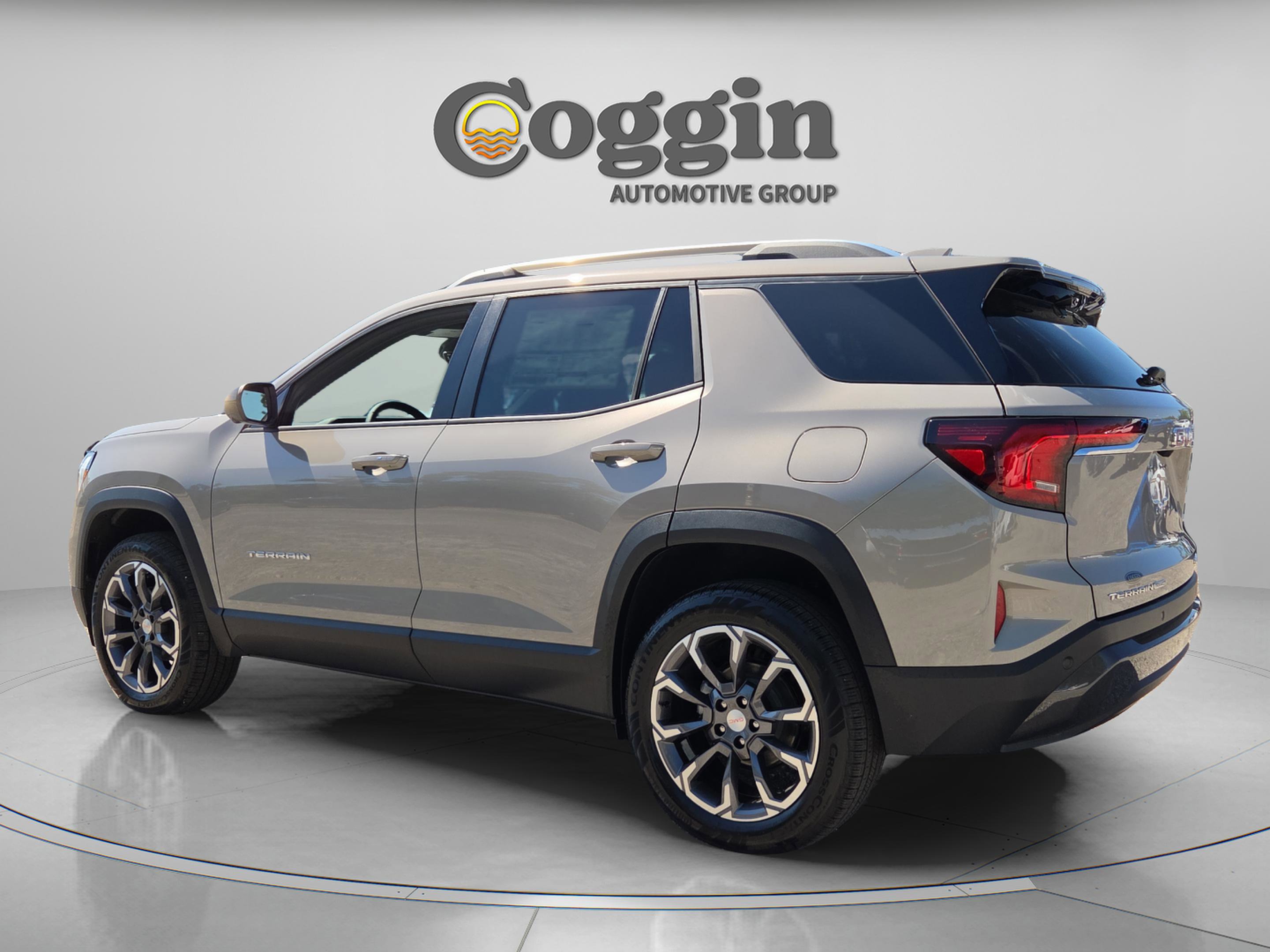 New 2026 GMC Terrain Elevation w/ Elevation Premium Package AWD/4WD image 3