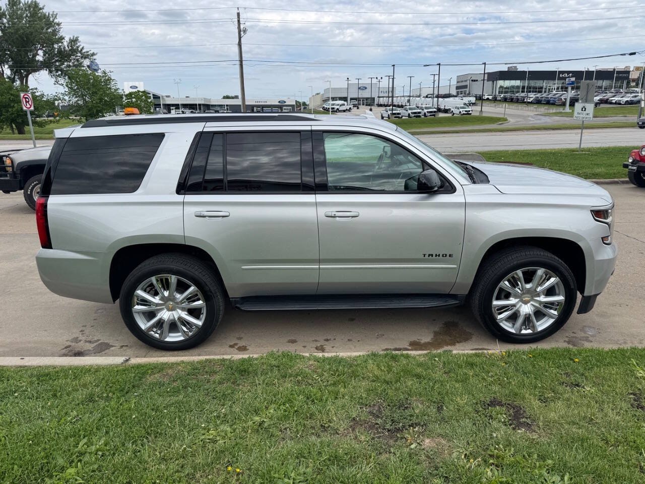 Used 2018 Chevrolet Tahoe Premier AWD/4WD image 6