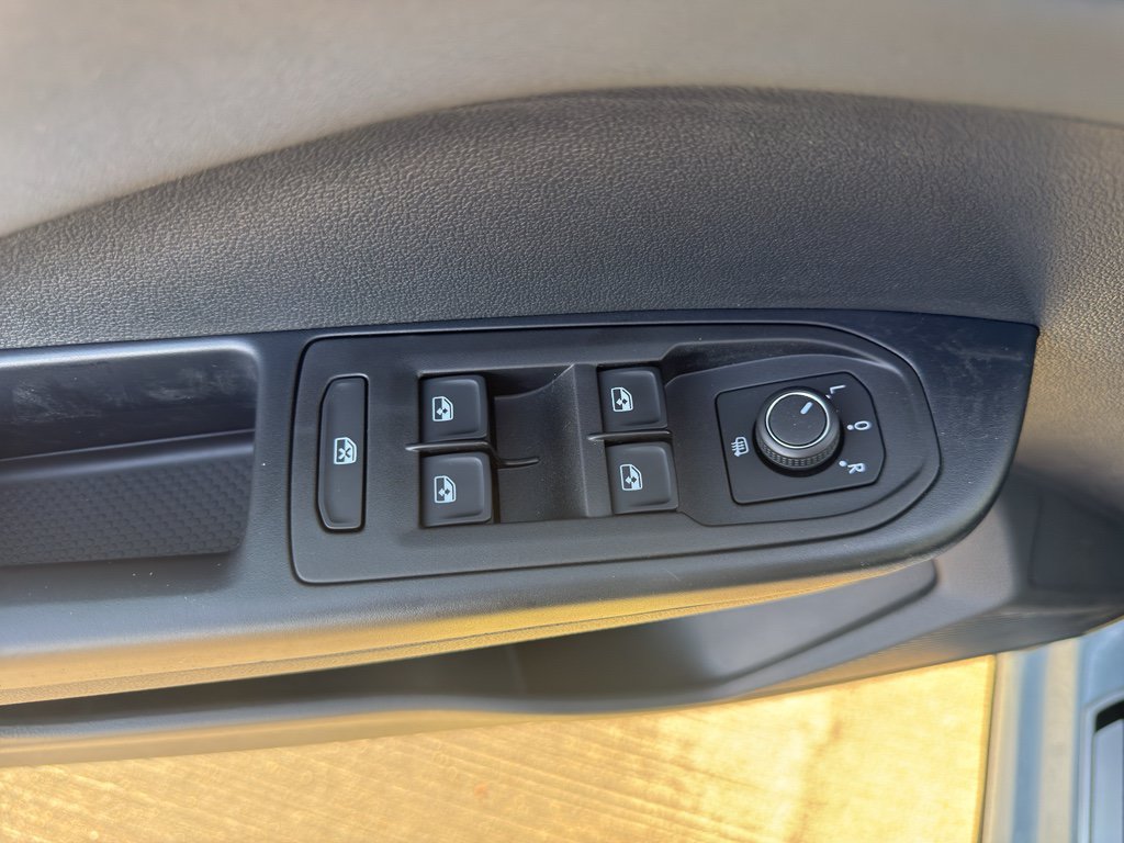 New 2026 Volkswagen Taos SE FWD image 10