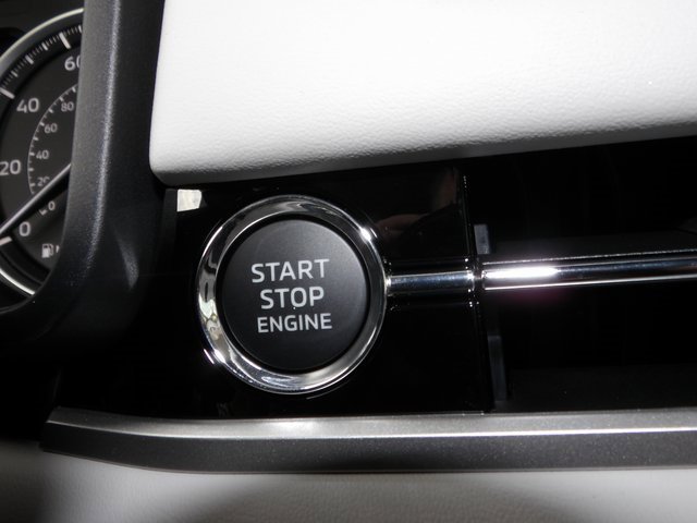 New 2025 Mitsubishi Outlander SE image 25