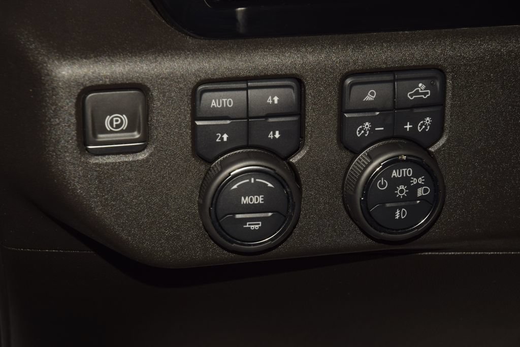 Used 2024 Chevrolet Silverado 1500 High Country AWD/4WD image 38