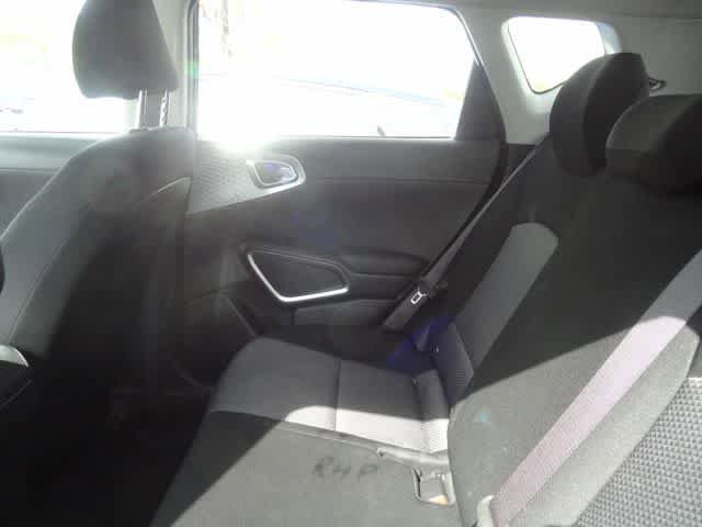 Used 2025 Kia Soul LX w/ LX Technology Package FWD image 7