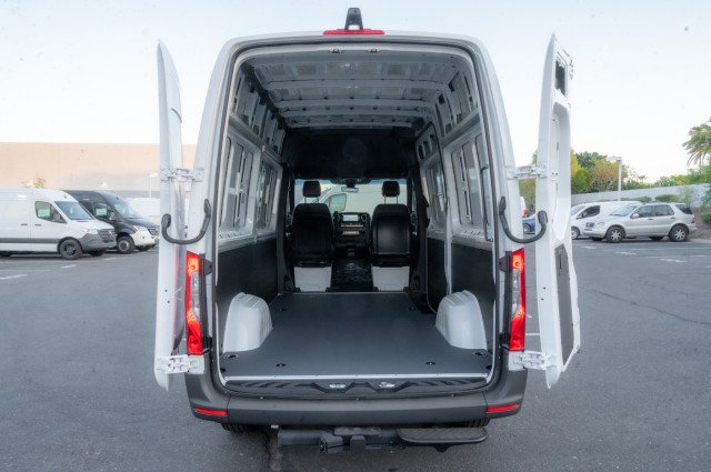Used 2025 Mercedes-Benz Sprinter 2500 image 9