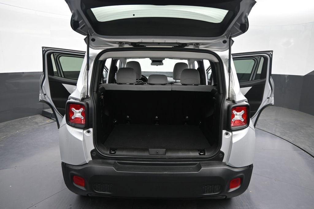 Used 2020 Jeep Renegade Latitude AWD/4WD image 31