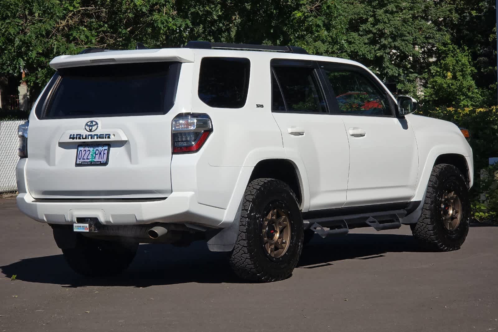 Used 2019 Toyota 4Runner SR5 AWD/4WD image 2