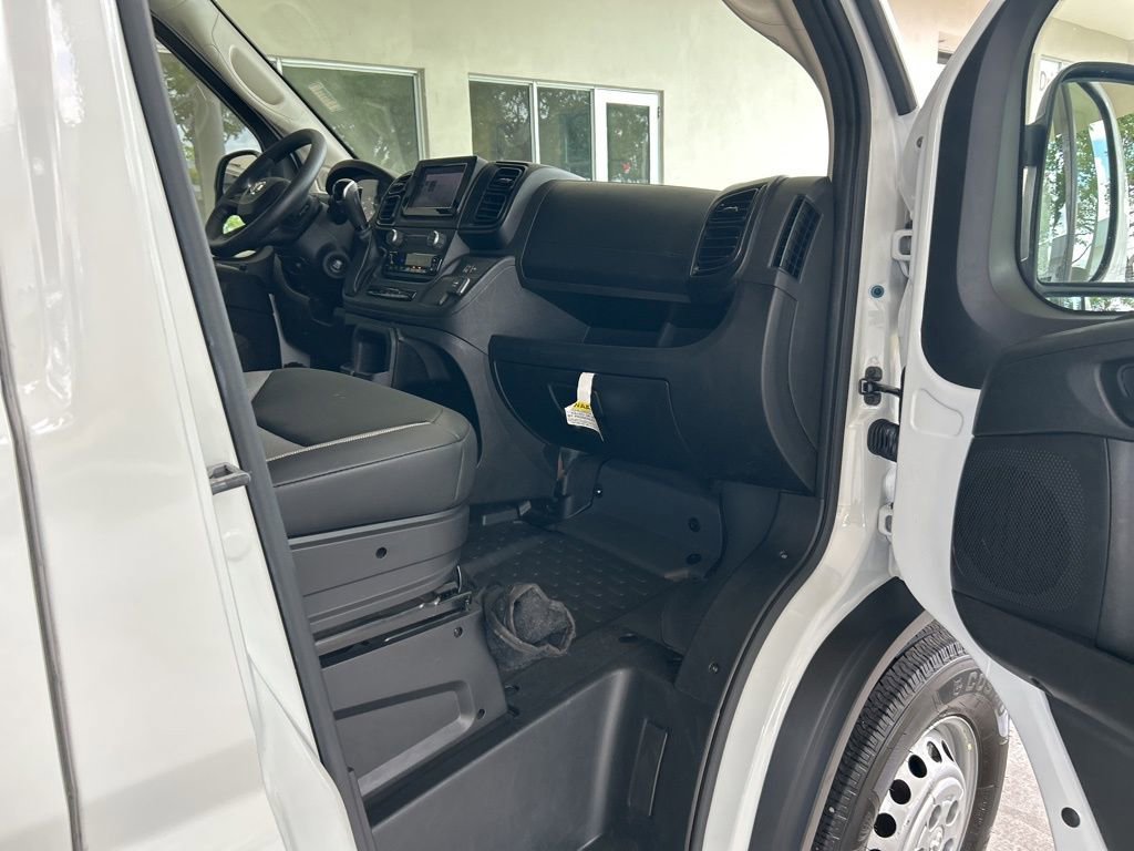 Used 2025 RAM ProMaster 2500 w/ Convenience Group FWD image 23