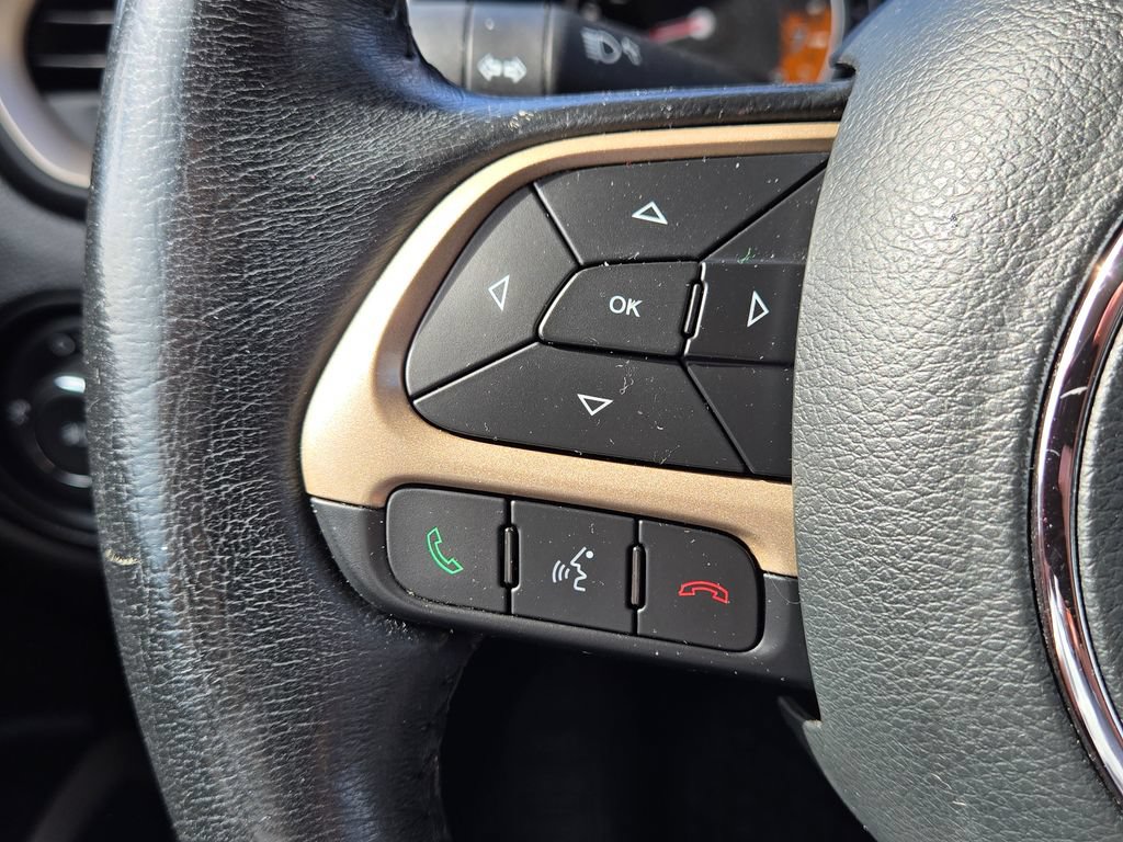 Used 2017 Jeep Renegade Latitude w/ Cold Weather Group AWD/4WD image 20