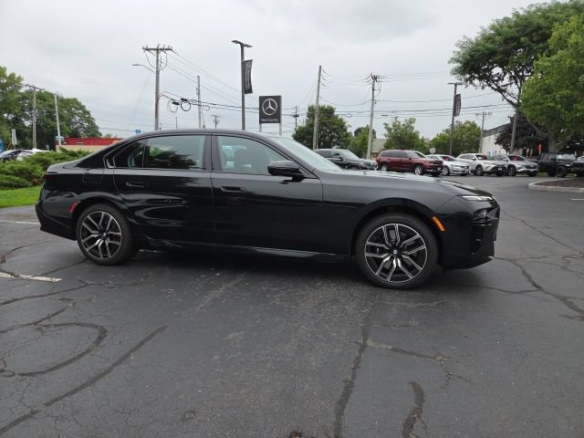 Used 2024 BMW 740i xDrive w/ M Sport Professional Package AWD/4WD image 2