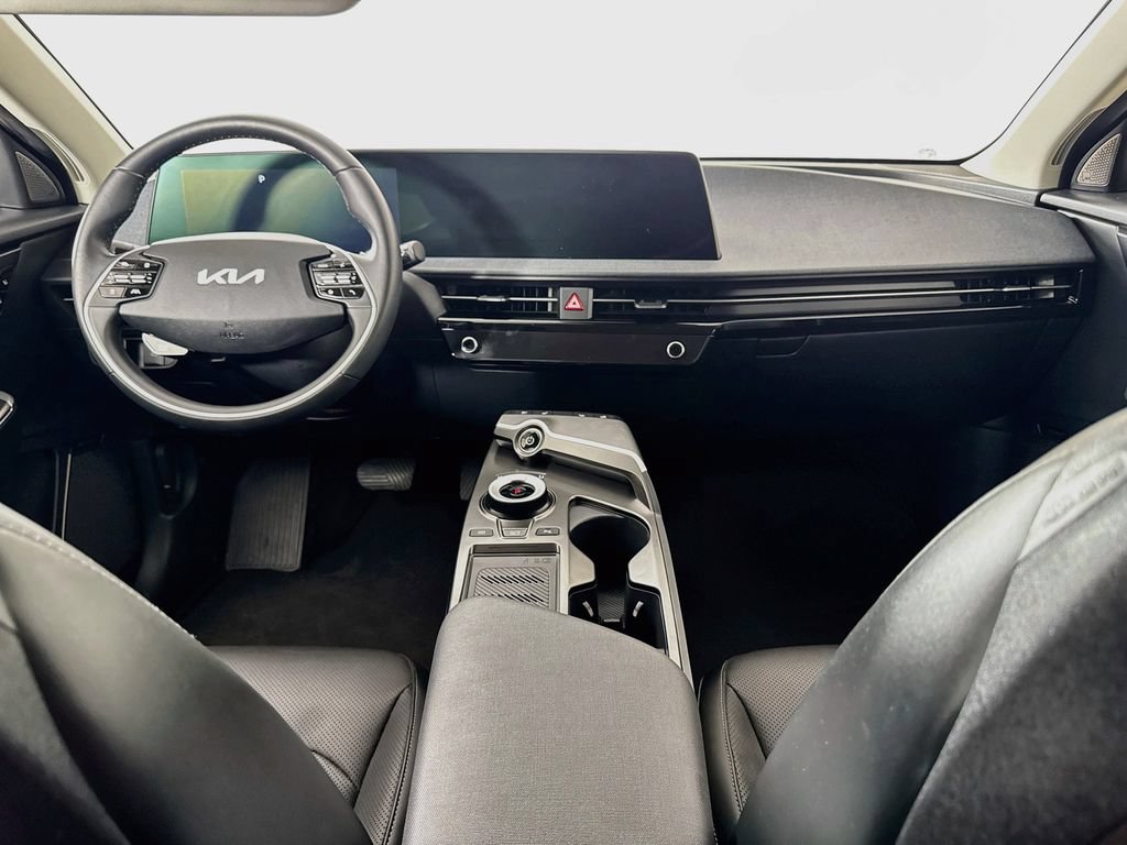 Used 2022 Kia EV6 Wind RWD image 3